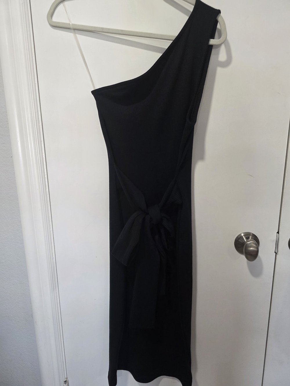 Vici One-Shoulder Black Tie-Waist Dress
